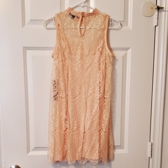 Junior's Lace Dress - Picture 4 of 4